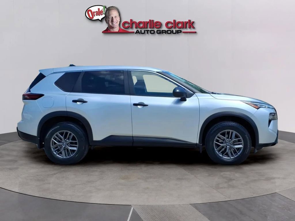 Used 2024 Nissan Rogue S FWD image 6