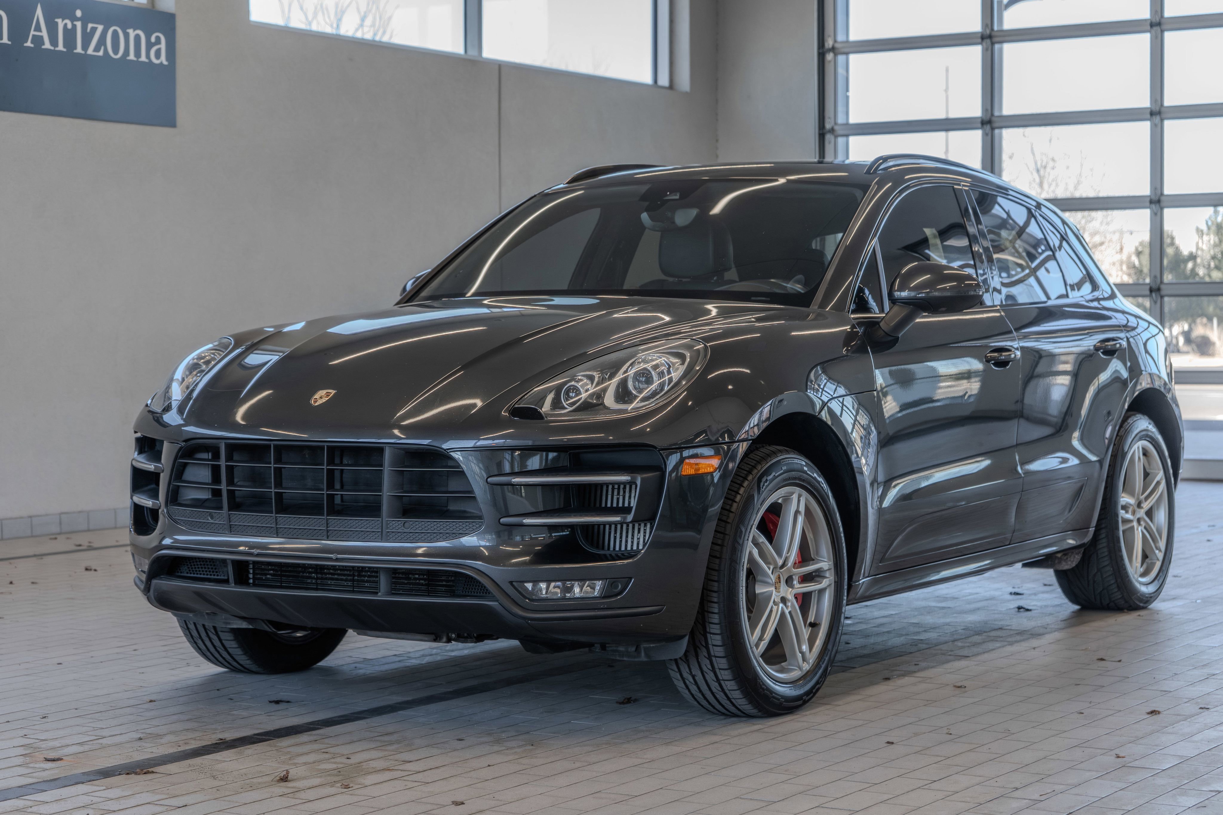 Used 2018 Porsche Macan Turbo w/ Premium Package Plus image 23