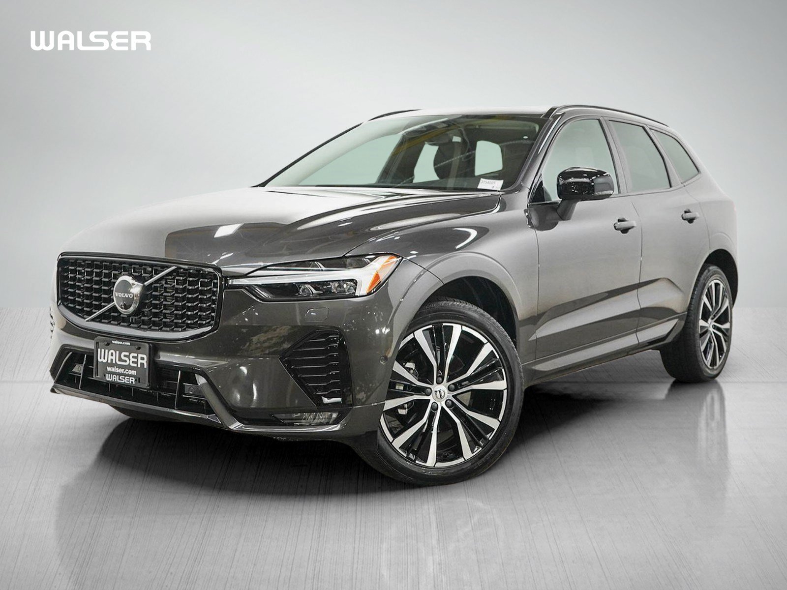 Used 2025 Volvo XC60 B5 Plus AWD/4WD image 1