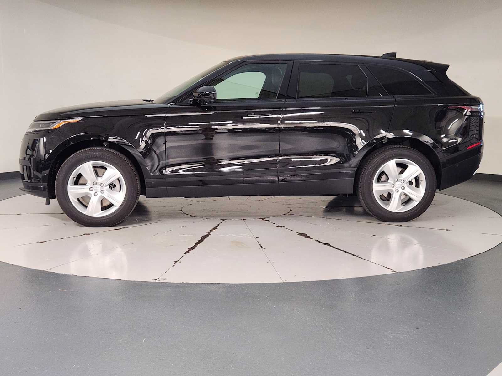 Used 2026 Land Rover Range Rover Velar S AWD/4WD image 5