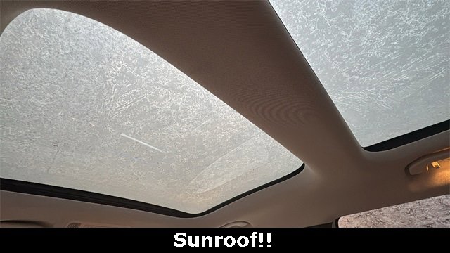 Used 2022 Mercedes-Benz GLB 250 4MATIC image 3