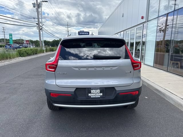 Used 2025 Volvo XC40 B5 Plus AWD/4WD image 4