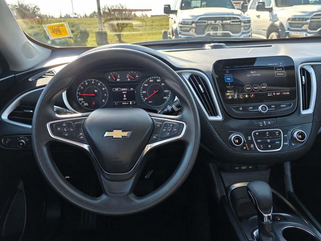 Used 2025 Chevrolet Malibu LT image 33