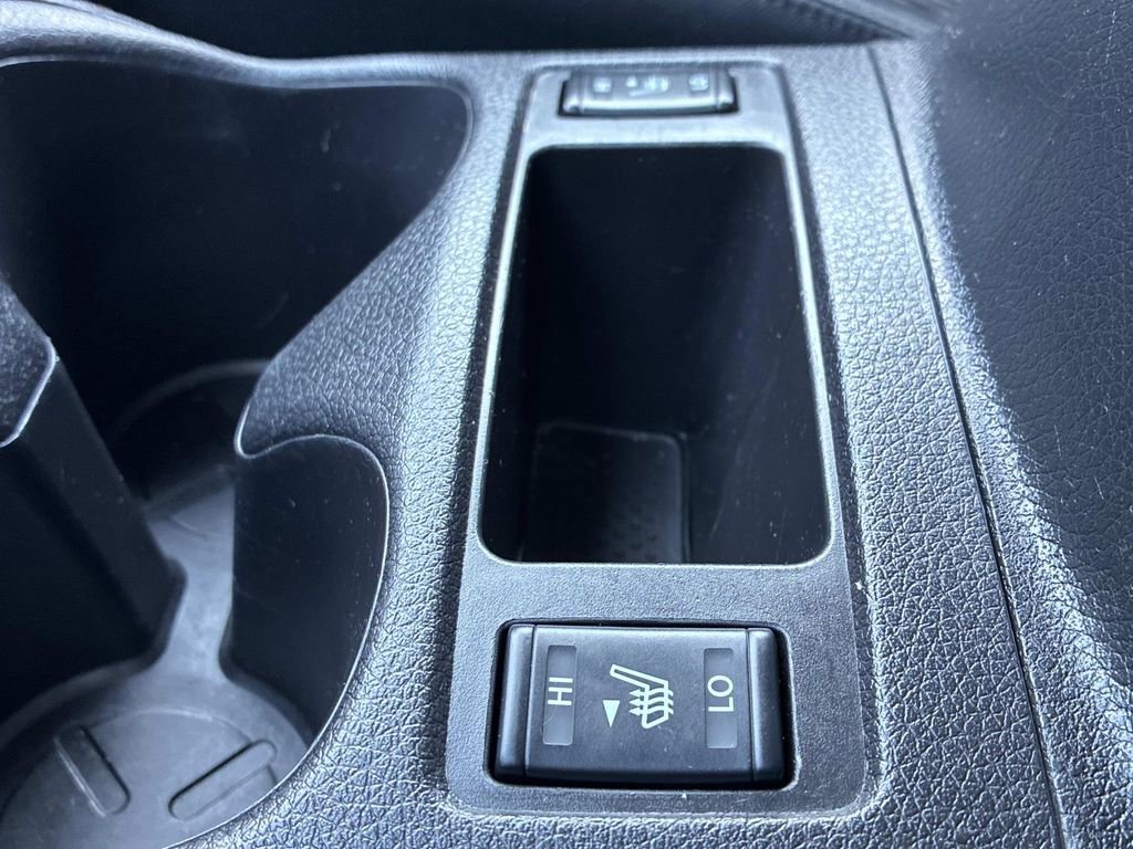 Used 2017 Nissan Rogue SV image 31