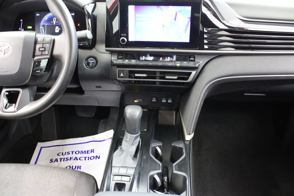 Used 2025 Toyota Camry LE FWD image 20