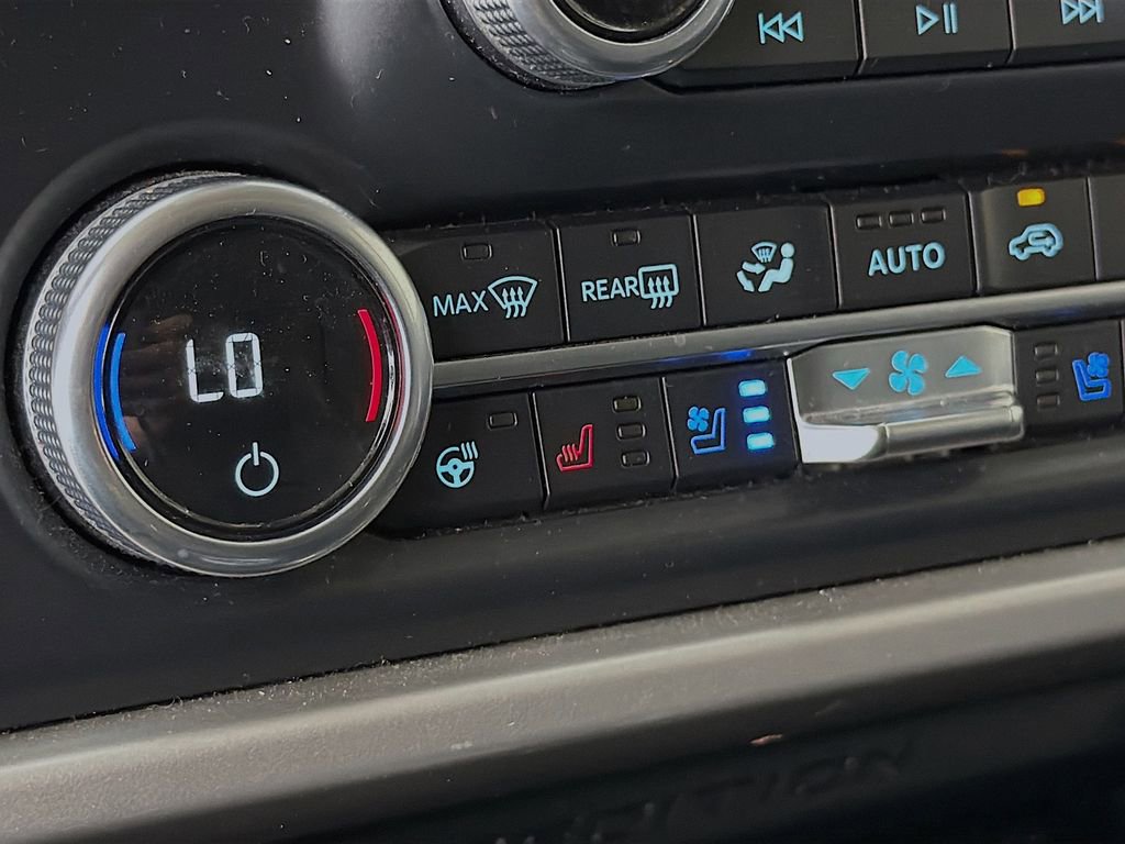 Used 2022 Ford Expedition XLT image 24