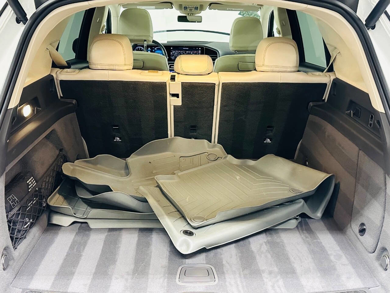 Used 2020 Mercedes-Benz GLE 580 4MATIC w/ Parking Assist Package image 28