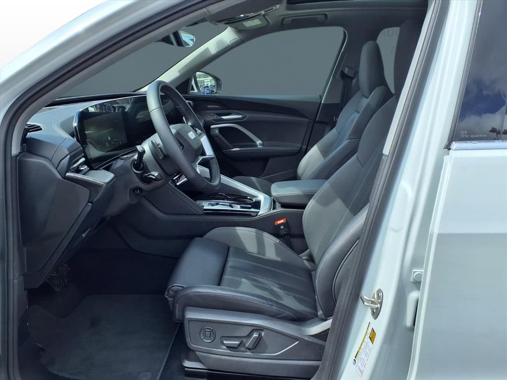 Used 2025 Audi Q5 Premium Plus w/ Premium Plus AWD/4WD image 9