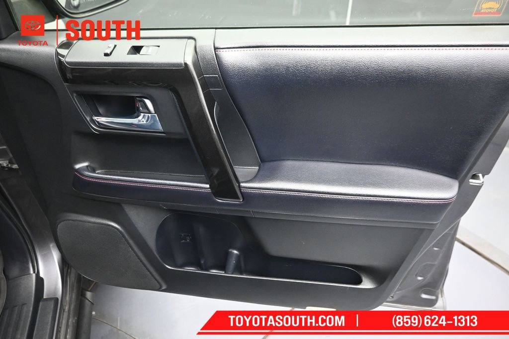 Used 2019 Toyota 4Runner TRD Off-Road Premium AWD/4WD image 33