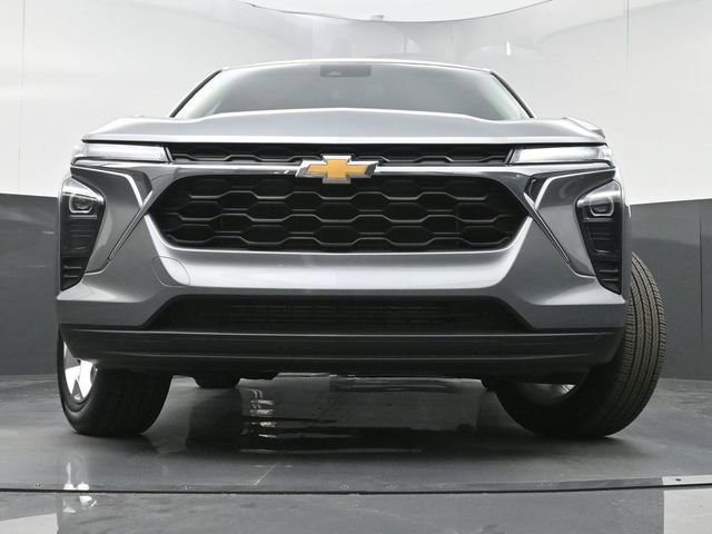 Used 2025 Chevrolet Trax LS w/ LS Convenience Package image 30