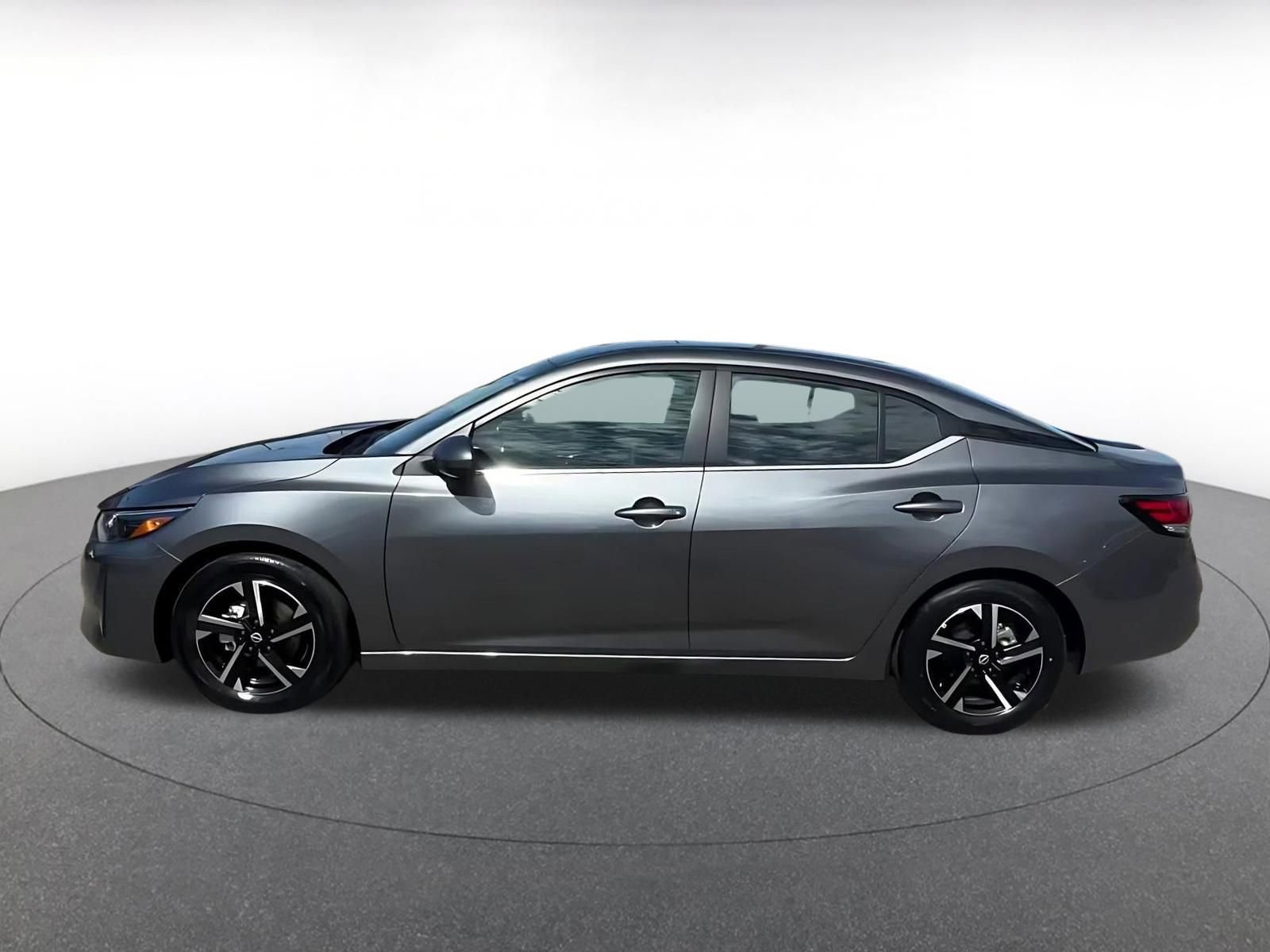 Used 2025 Nissan Sentra SV image 9