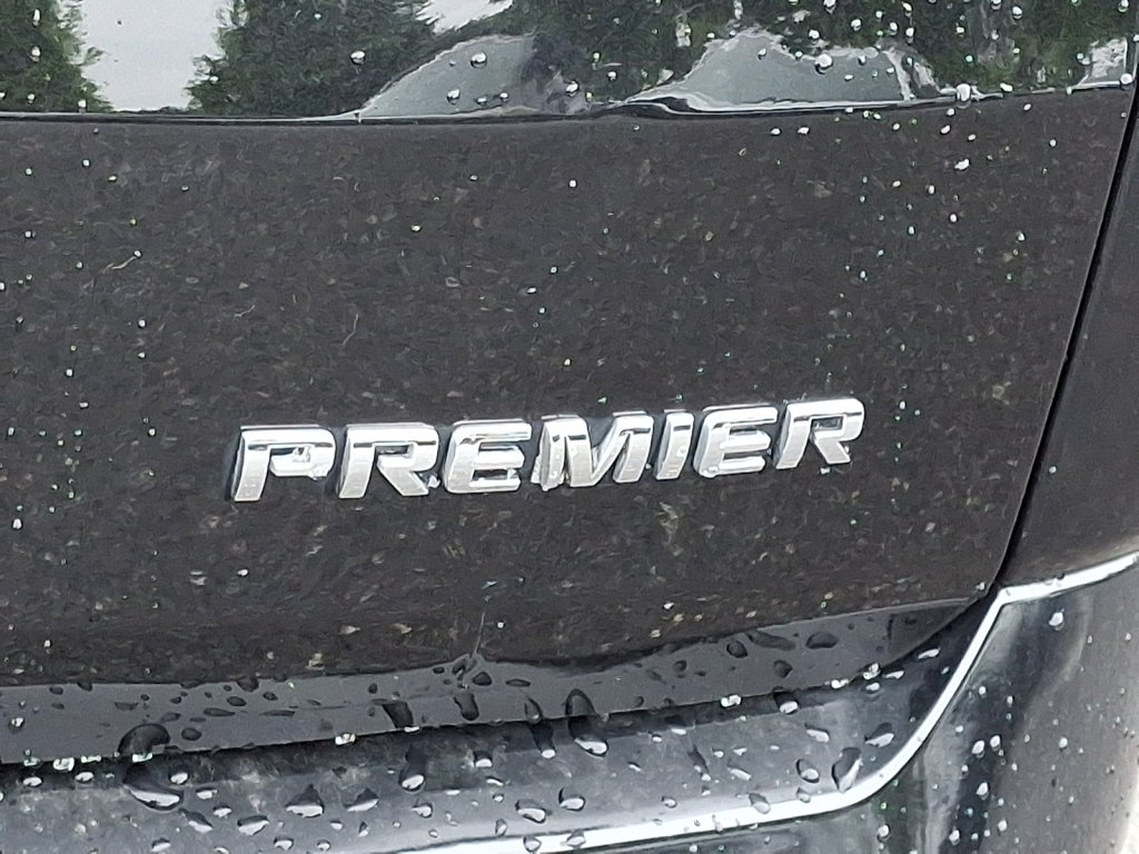 Used 2023 Chevrolet Traverse Premier AWD/4WD image 17