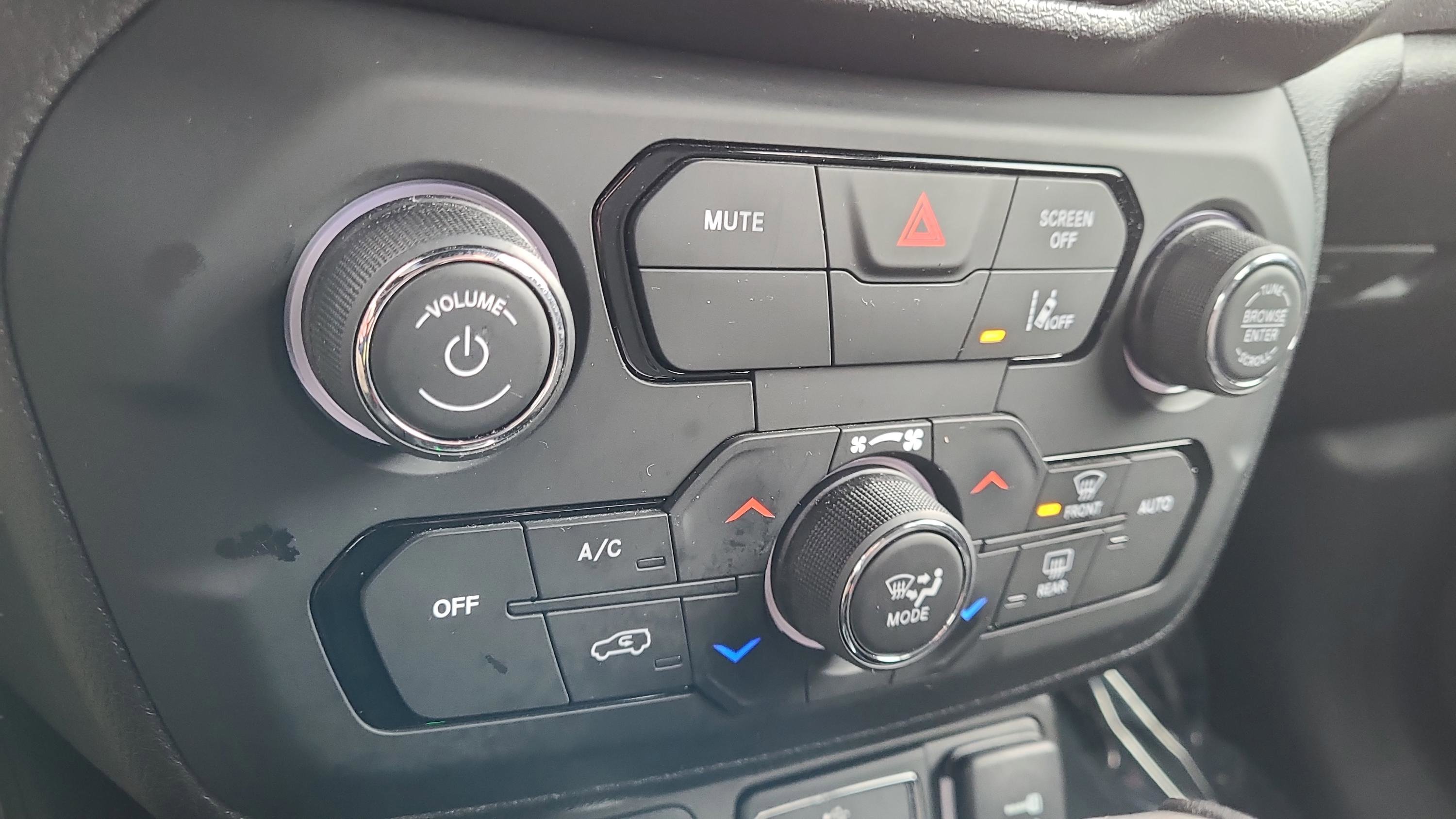 Used 2021 Jeep Renegade Latitude image 21