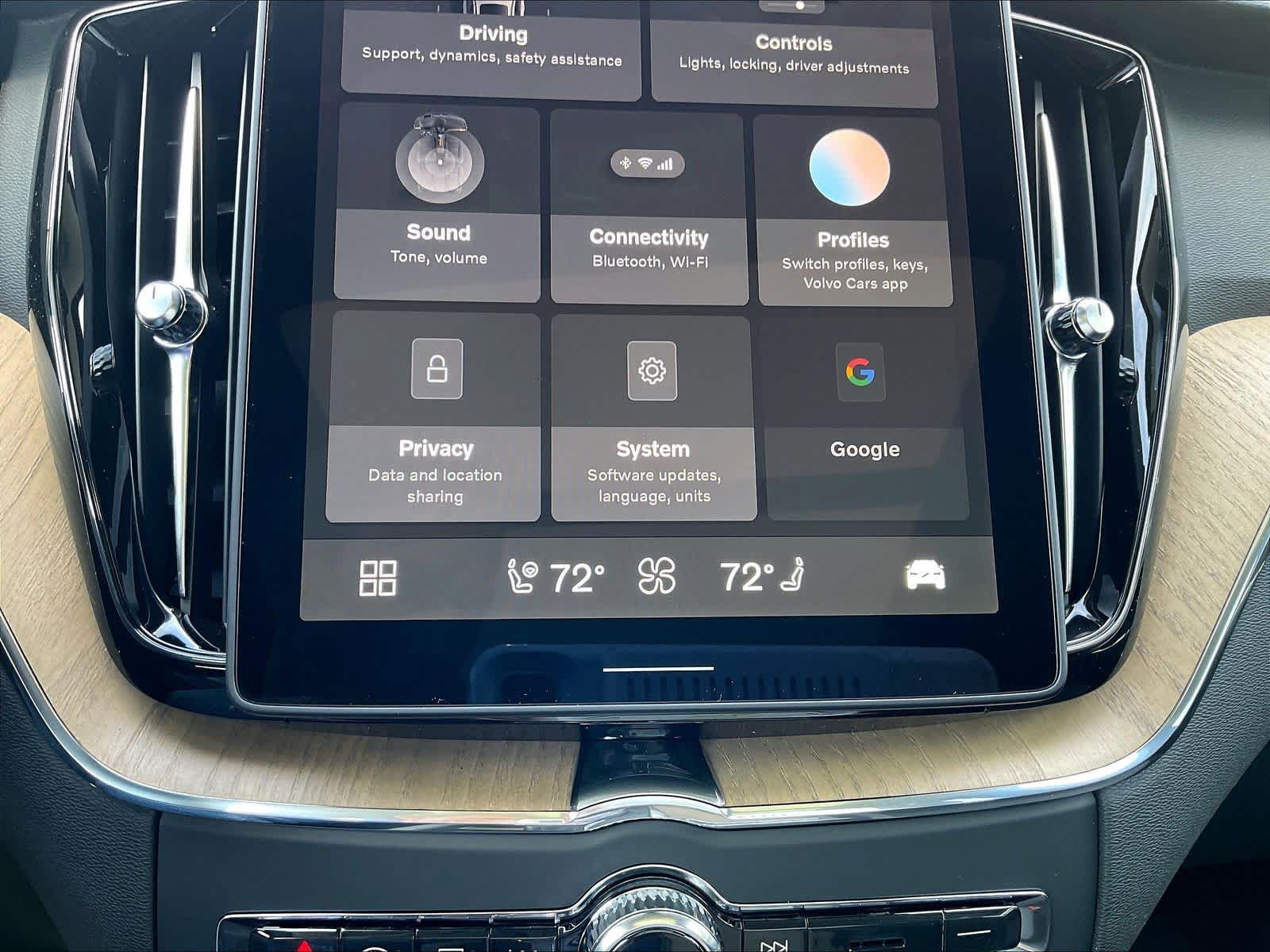 New 2027 Volvo XC60 B5 Core AWD/4WD image 22