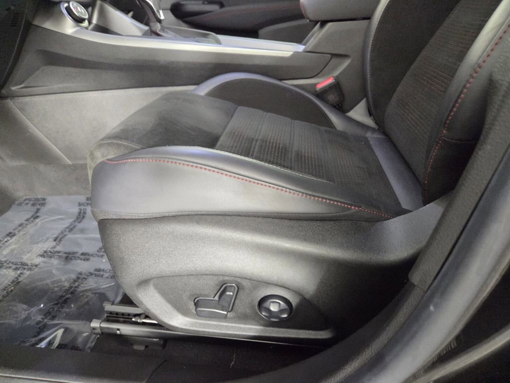 Used 2024 Alfa Romeo Tonale Veloce image 27