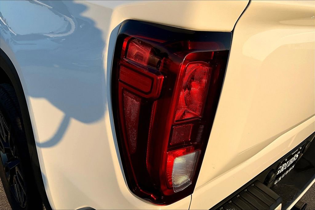 Used 2024 GMC Sierra 1500 Elevation image 39
