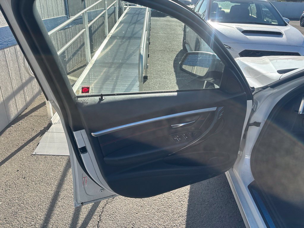 Used 2016 BMW 328i Sedan RWD image 9