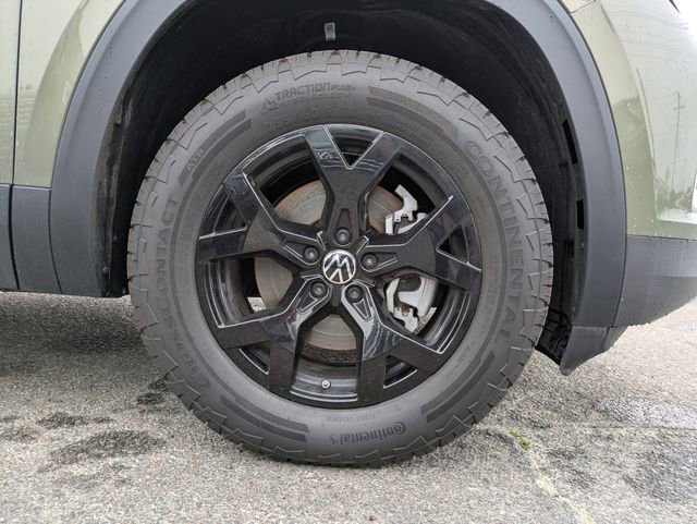 Certified 2025 Volkswagen Atlas Peak Edition SE image 11