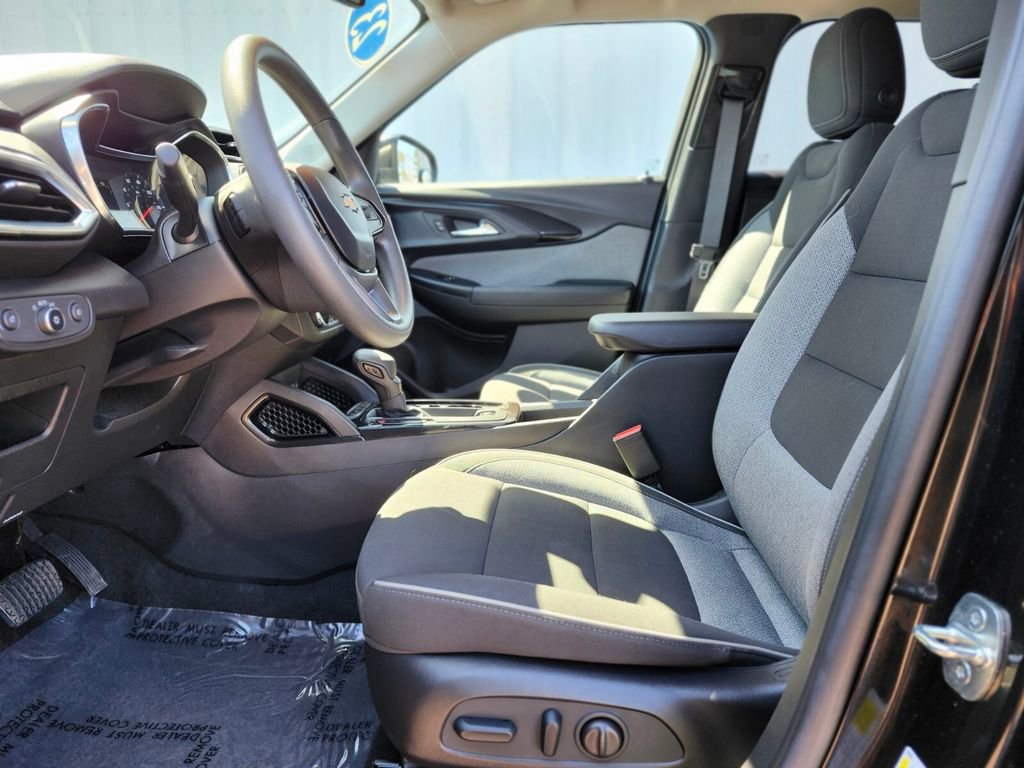 Used 2023 Chevrolet TrailBlazer LT w/ Convenience Package image 16
