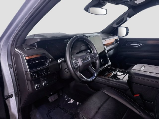 Used 2025 GMC Yukon Denali RWD image 22