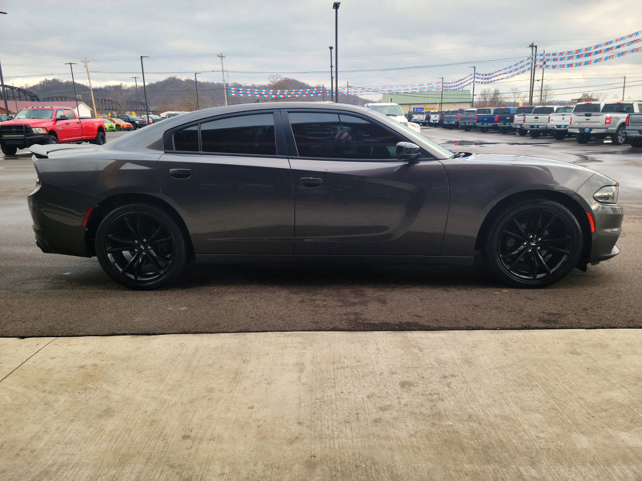 Used 2018 Dodge Charger SXT w/ Blacktop Package image 21