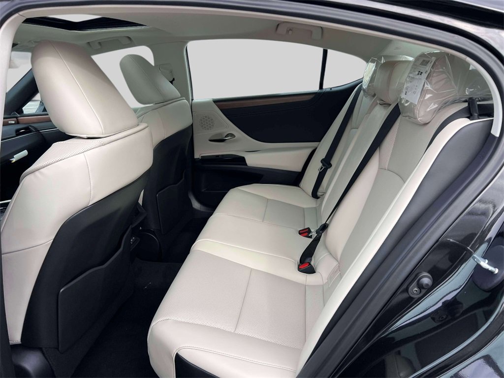 New 2025 Lexus ES 350 w/ Premium Package image 9