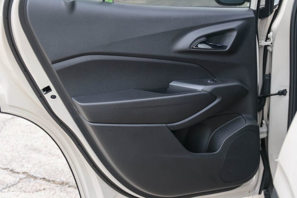 New 2026 Chevrolet Trax RS w/ Sunroof Package FWD image 12