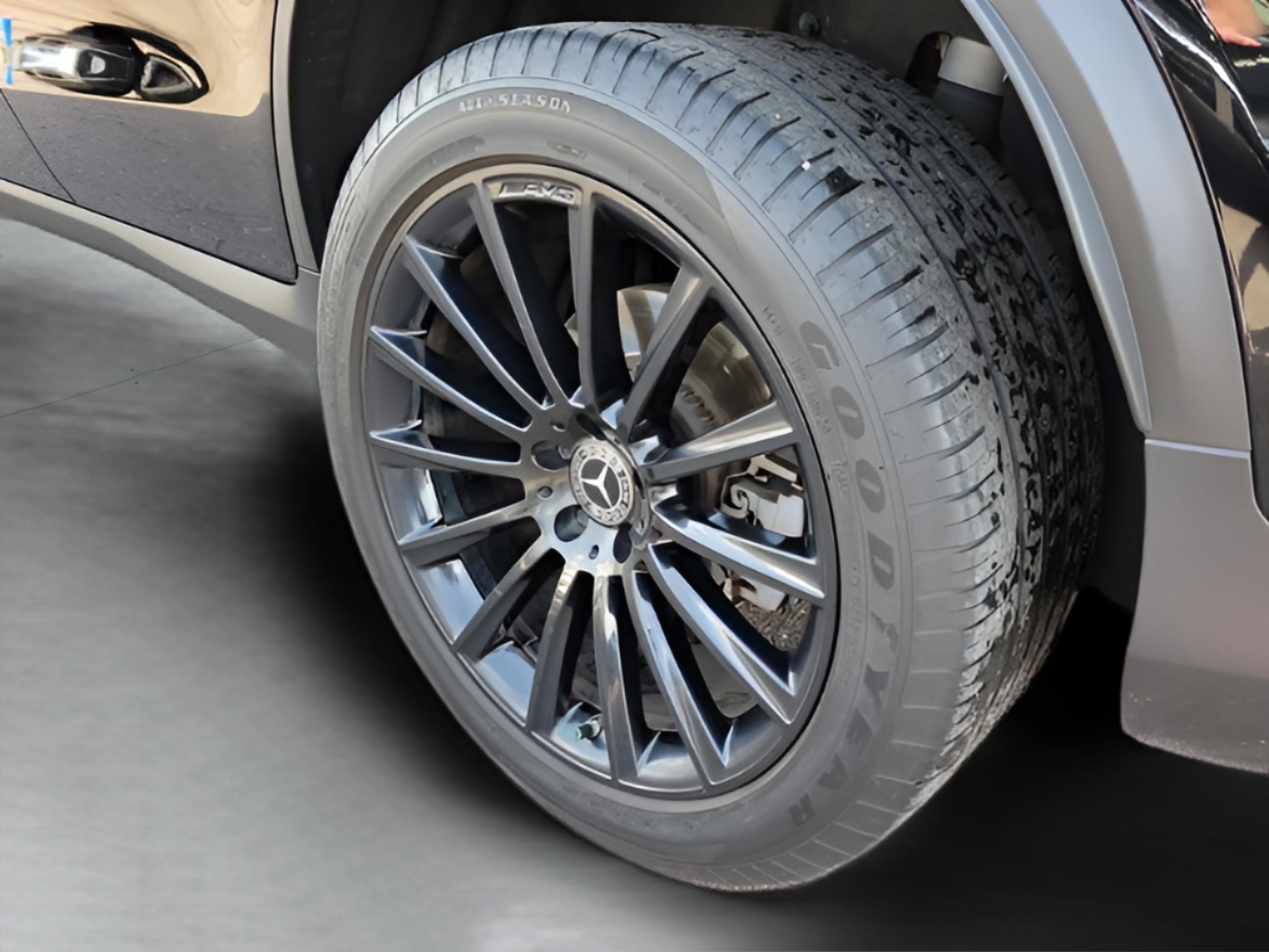 Used 2023 Mercedes-Benz GLC 300 4MATIC Coupe image 36