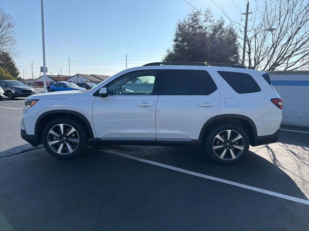 Certified 2023 Honda Pilot Elite image 2