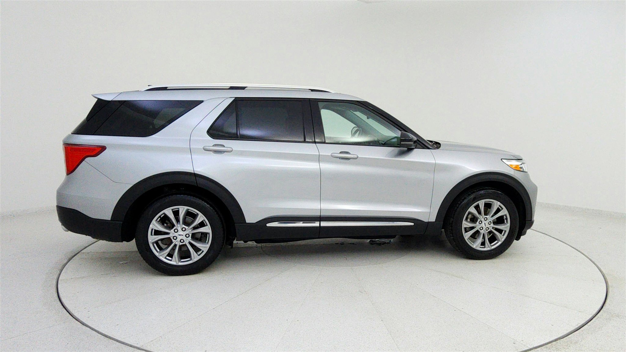 Used 2023 Ford Explorer Limited w/ Equipment Group 301A image 5
