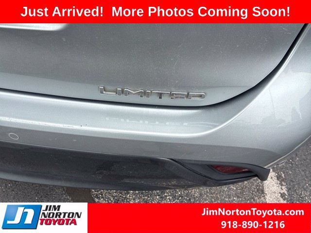 Used 2021 Toyota Highlander Limited FWD image 6