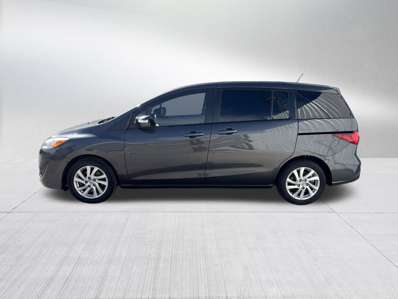 Used 2015 MAZDA MAZDA5 Sport image 4