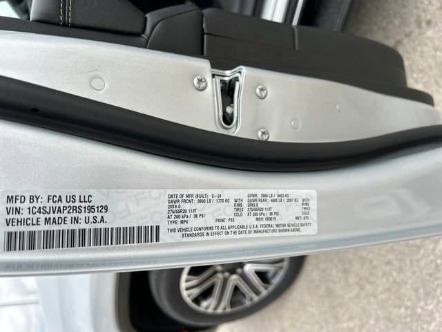 New 2024 Jeep Wagoneer 4WD w/ Premium Group I image 30