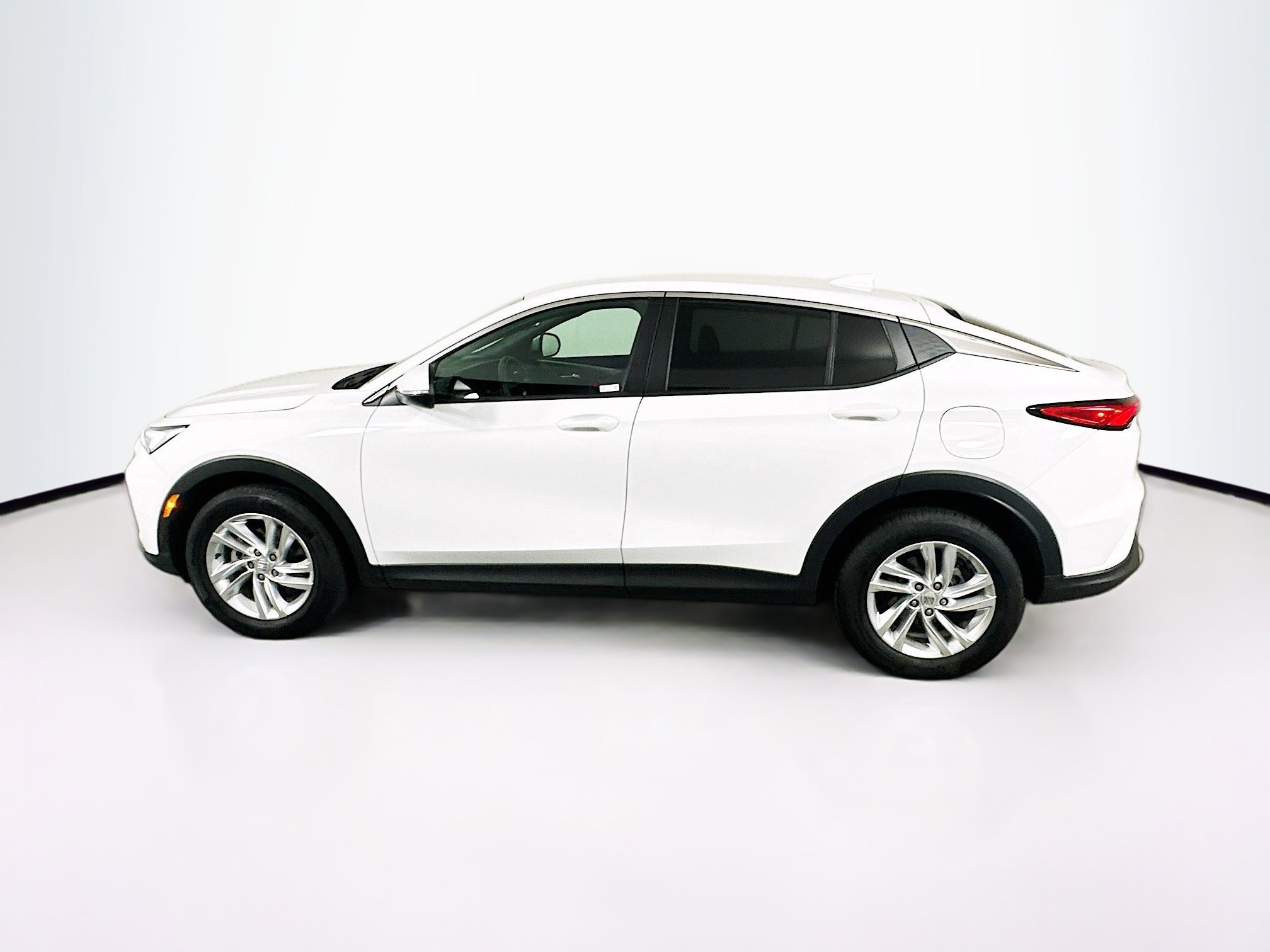 Used 2025 Buick Envista Preferred FWD image 4