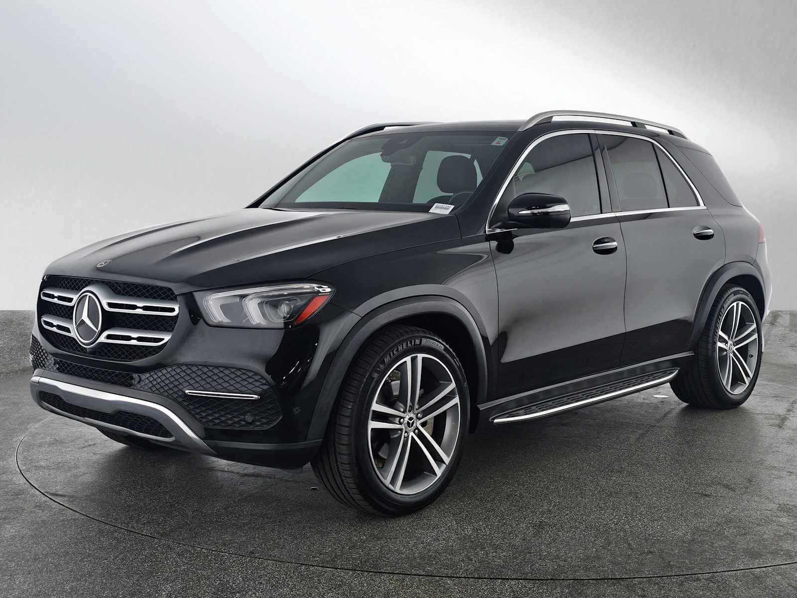 Used 2022 Mercedes-Benz GLE 350 w/ Premium Package image 4