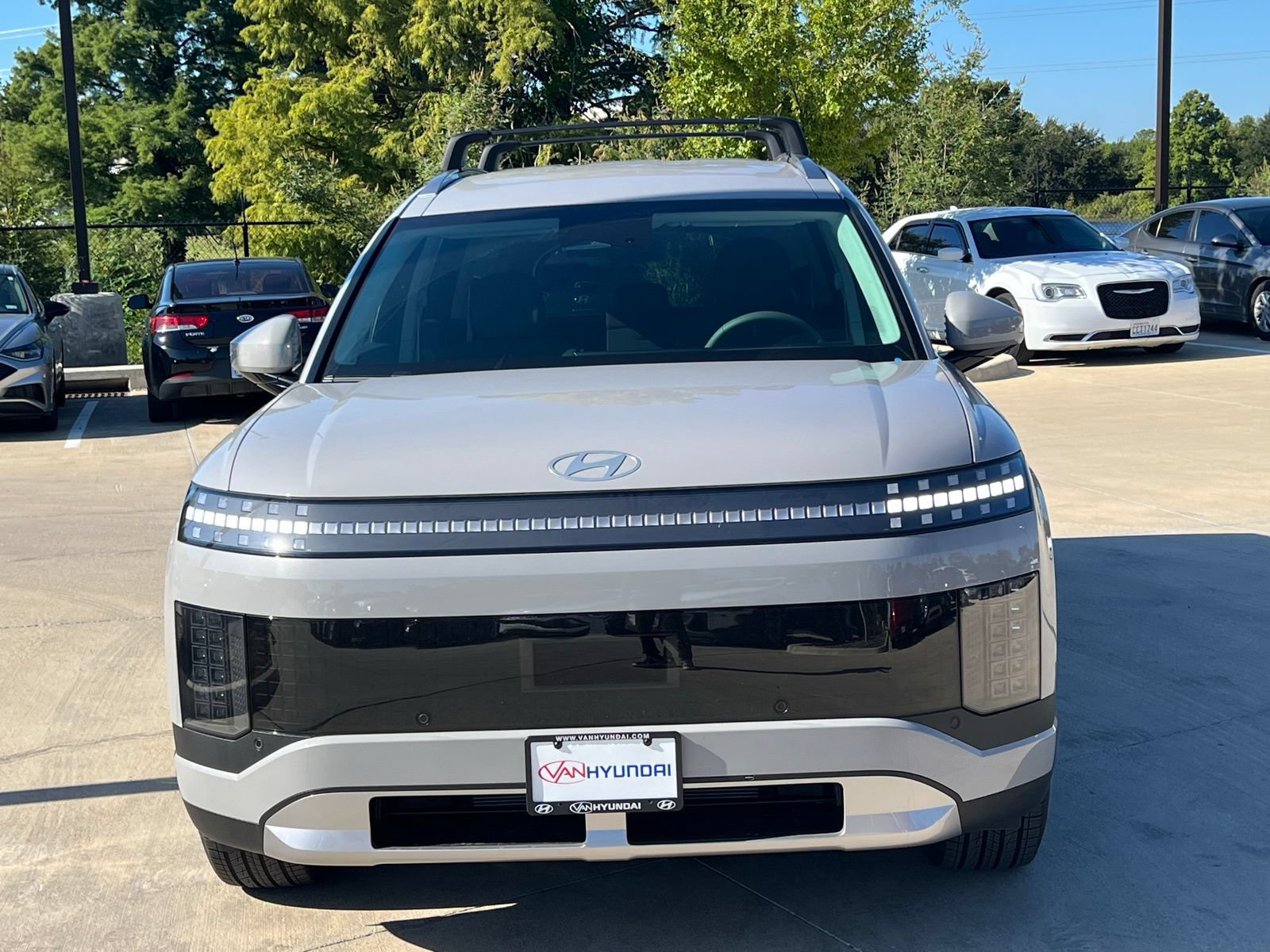 New 2026 Hyundai Ioniq 9 SE AWD/4WD image 2