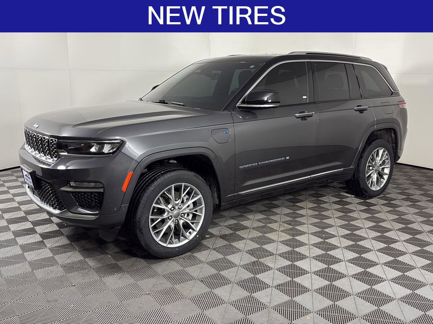 Used 2022 Jeep Grand Cherokee Summit w/ Advanced Protech Group IV