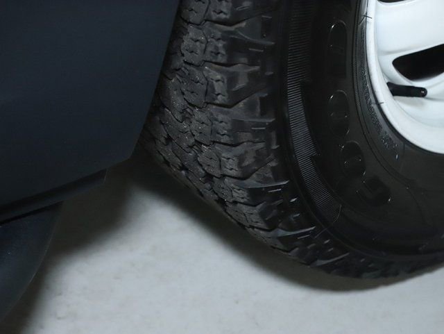Certified 2023 Land Rover Defender 90 S image 39