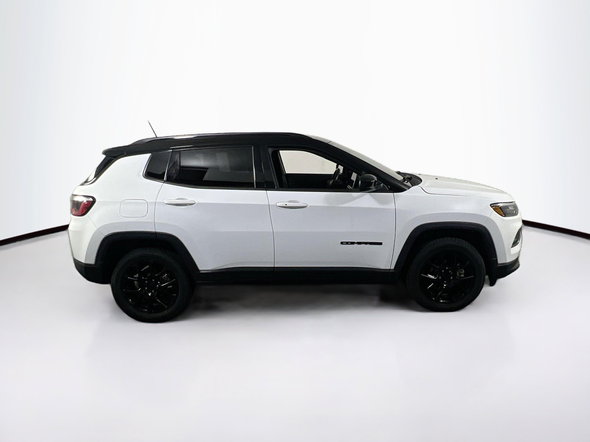 Used 2022 Jeep Compass Latitude w/ Convenience Group AWD/4WD image 4