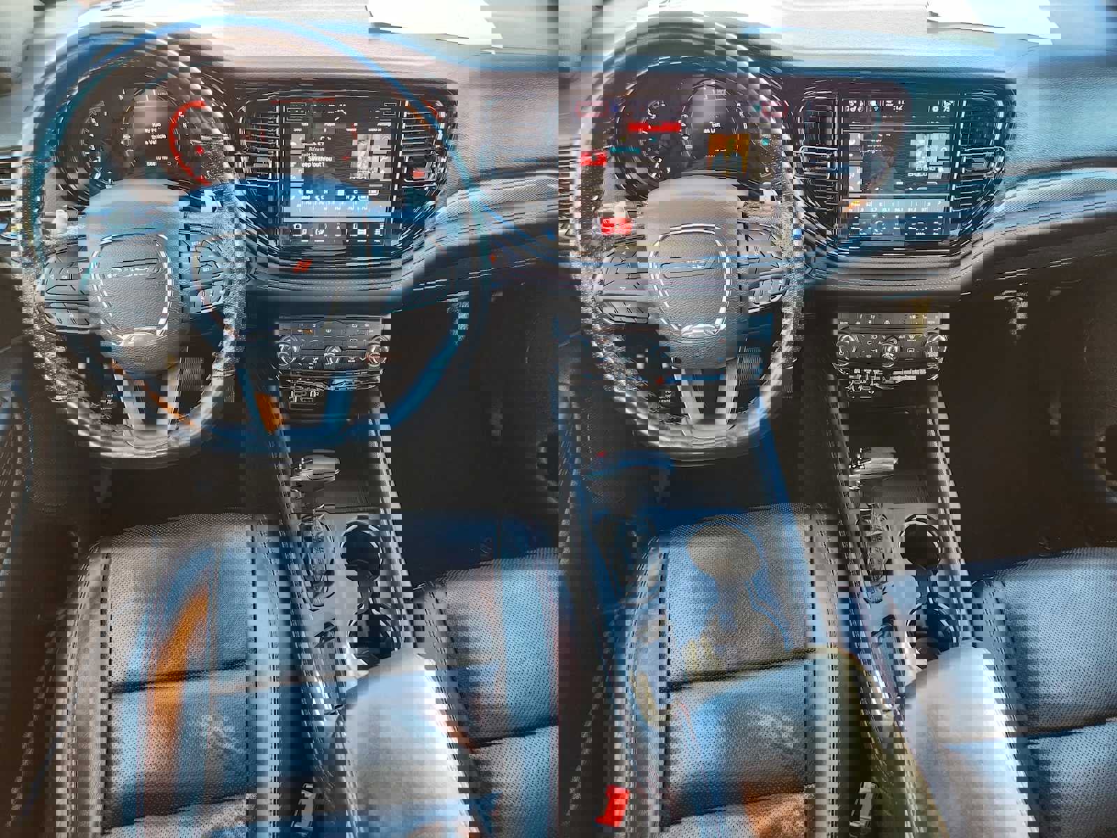 Used 2024 Dodge Durango GT image 12