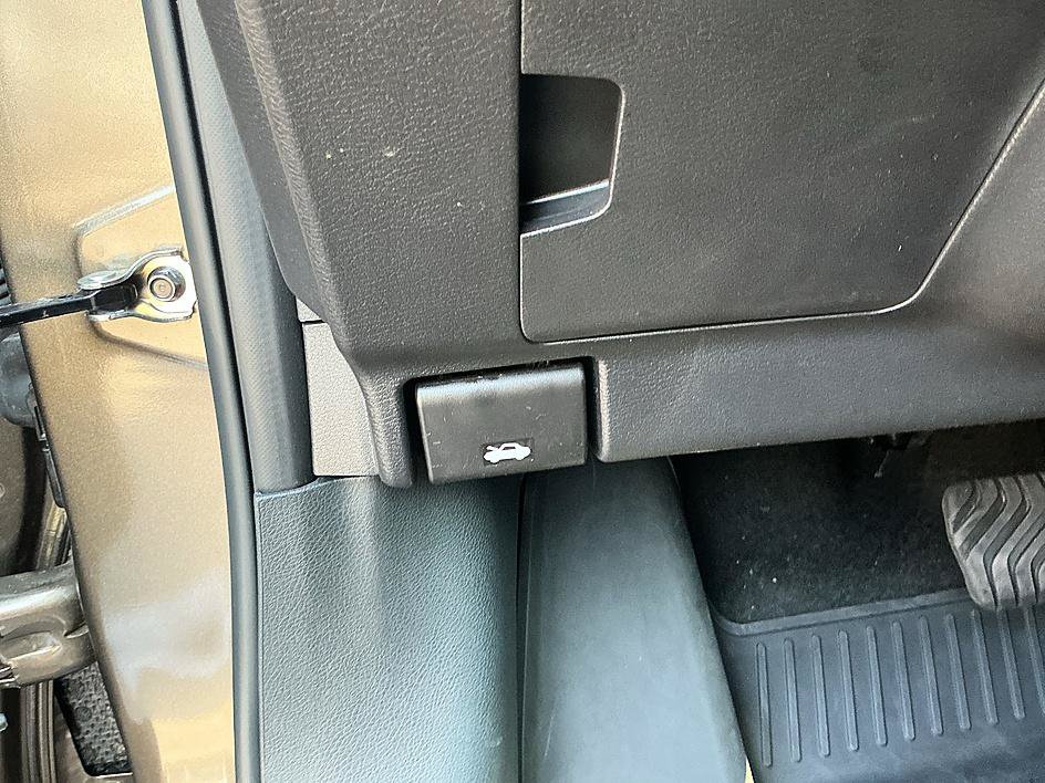 Certified 2026 Nissan Kicks SV FWD image 14