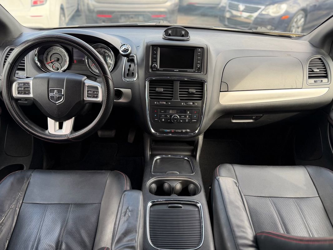 Used 2015 Dodge Grand Caravan R/T w/ Driver Convenience Group FWD image 13