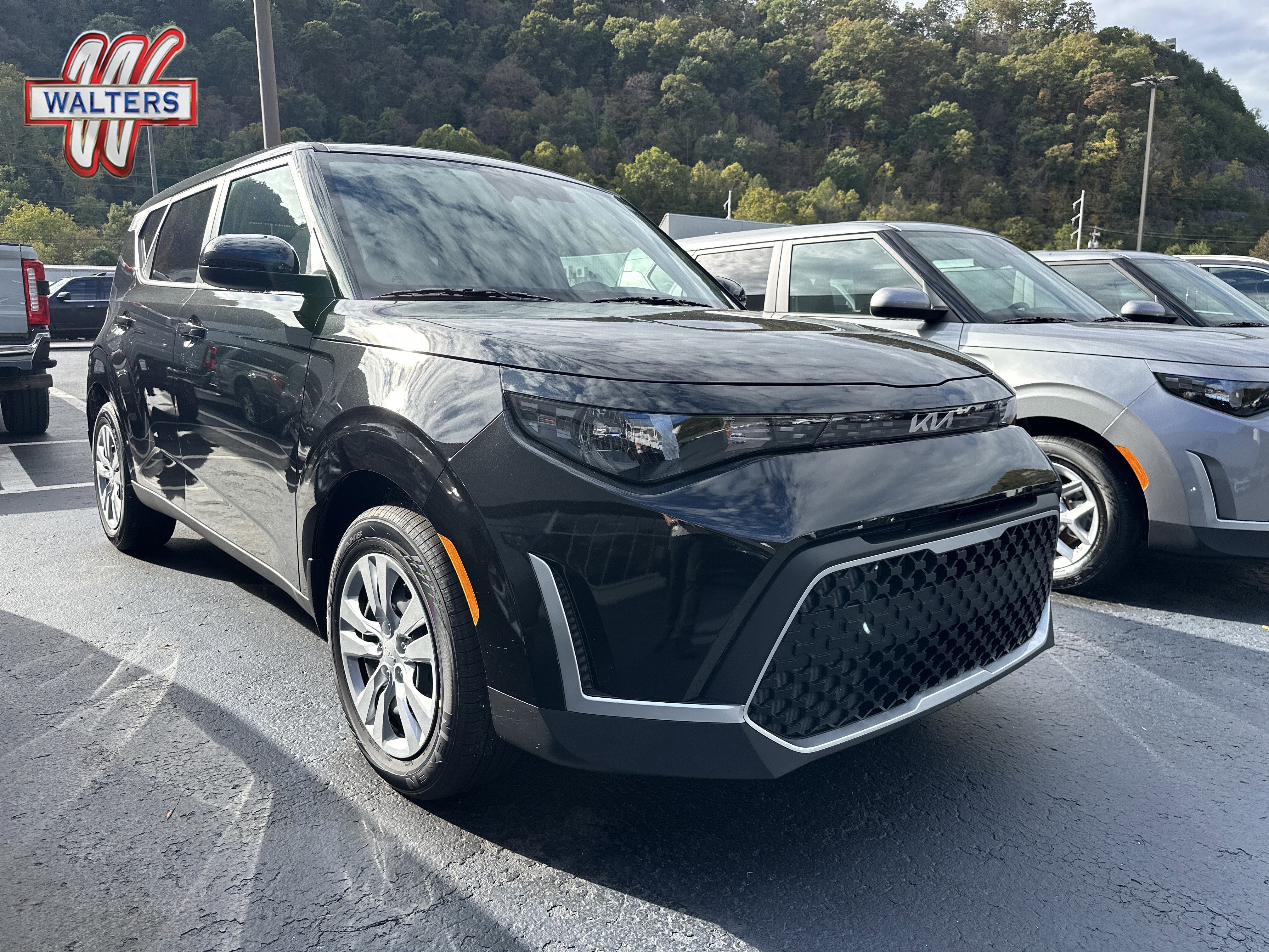 New 2025 Kia Soul LX image 1
