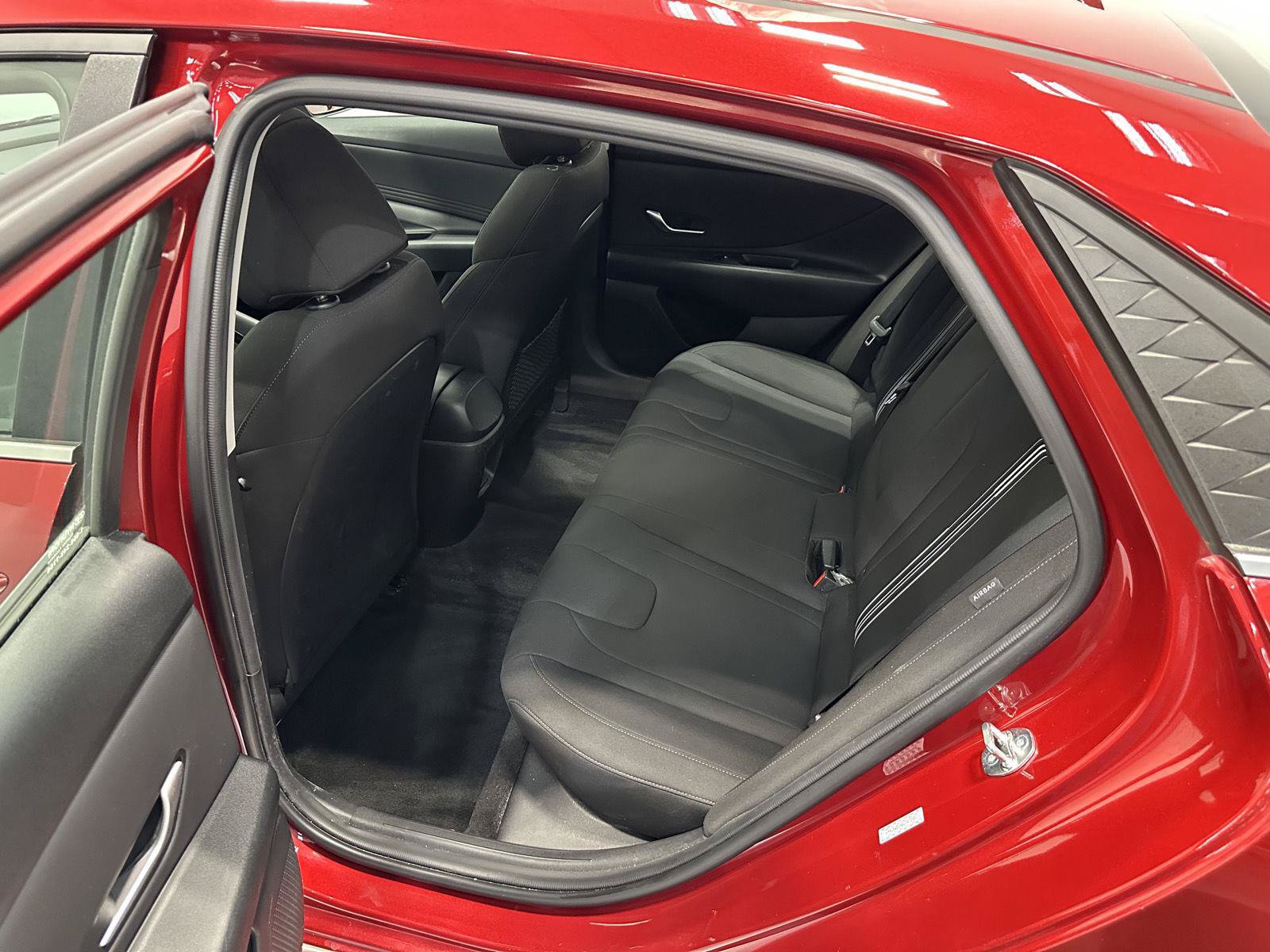 Certified 2024 Hyundai Elantra SEL w/ Convenience Package FWD image 27