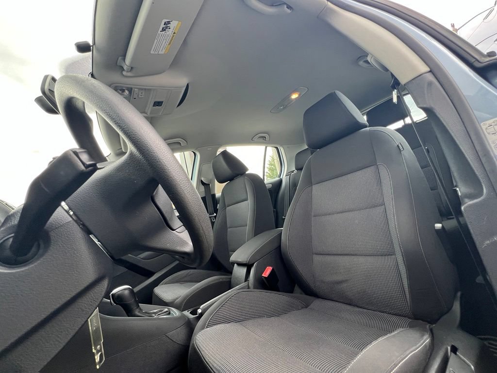 Used 2012 Volkswagen Golf 4-Door FWD image 14