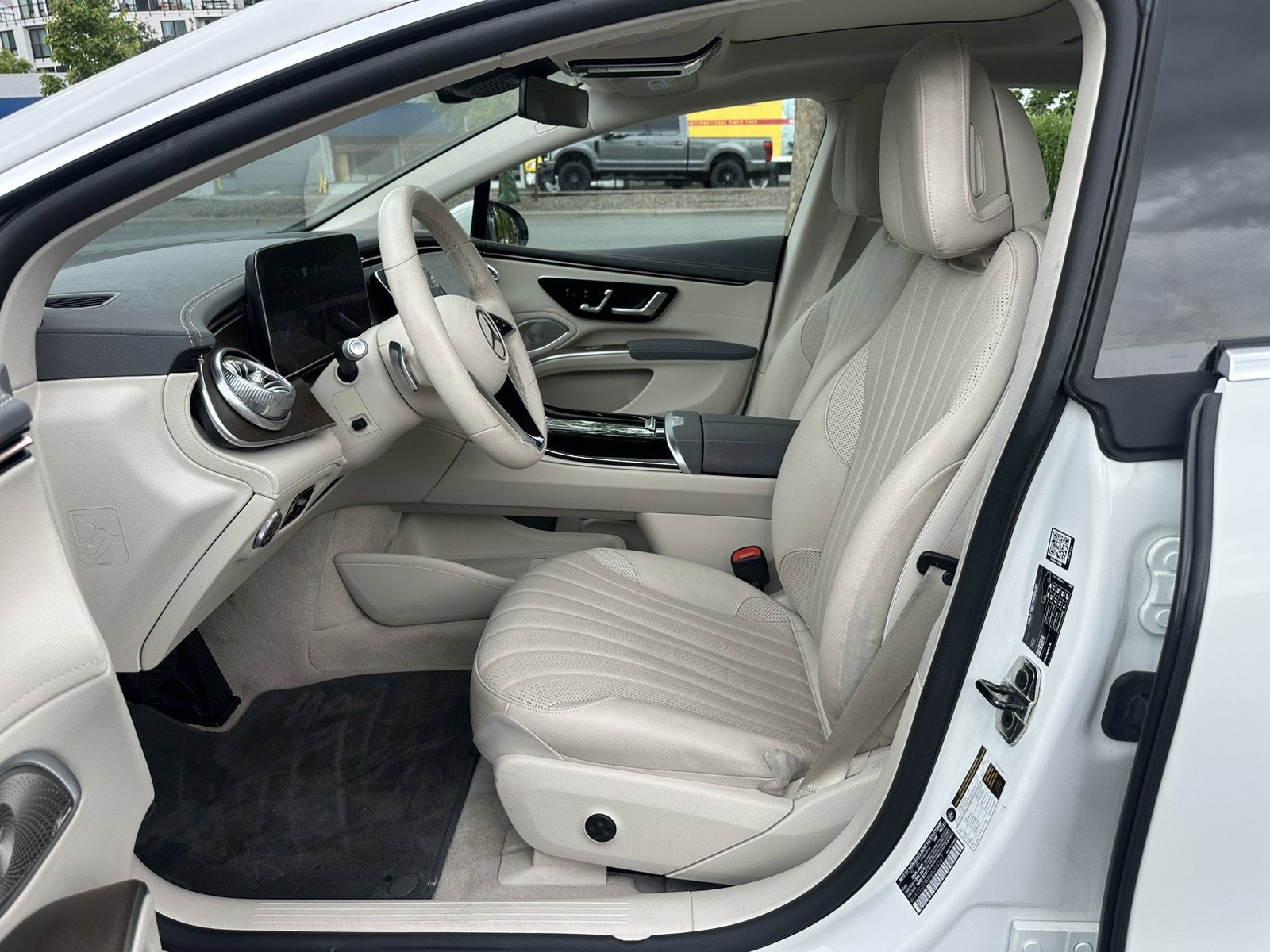 Used 2022 Mercedes-Benz EQS 450+ Sedan image 18