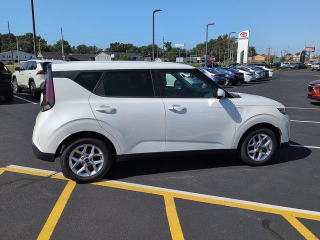Used 2024 Kia Soul S FWD image 8