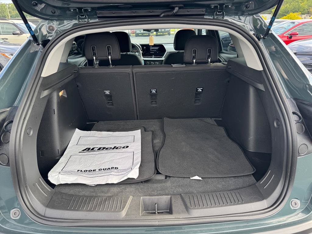 Used 2026 Chevrolet Trax LS FWD image 10