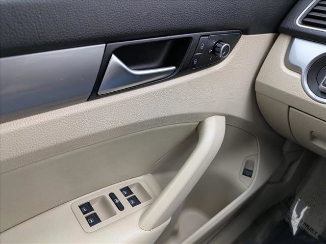 Used 2015 Volkswagen Passat 1.8T Wolfsburg Edition image 17