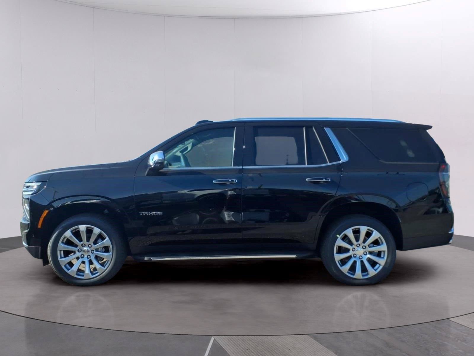 New 2026 Chevrolet Tahoe Premier w/ Sun And Tow Package AWD/4WD image 2